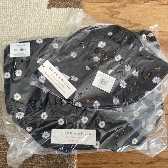 Alice + Olivia Bucket Hat and Duffel - Picture 1 of 3